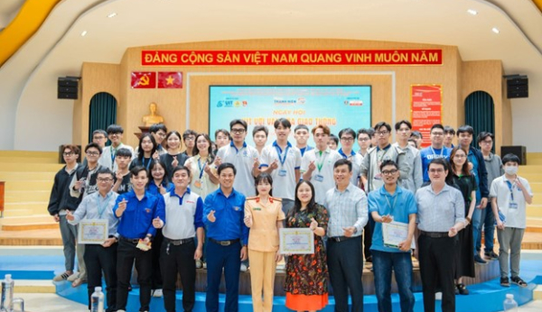 Sôi nổi với Ngày hội "Sinh viên với Văn hóa giao thông" năm 2025