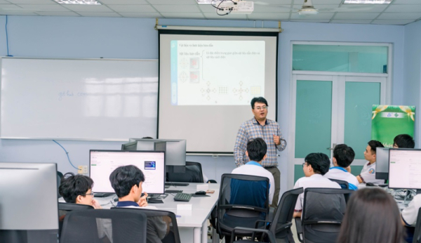 UIT Uni Tour 2025: Hành trình khám phá UIT của hơn 600 bạn học sinh đến từ các trường THCS-THPT